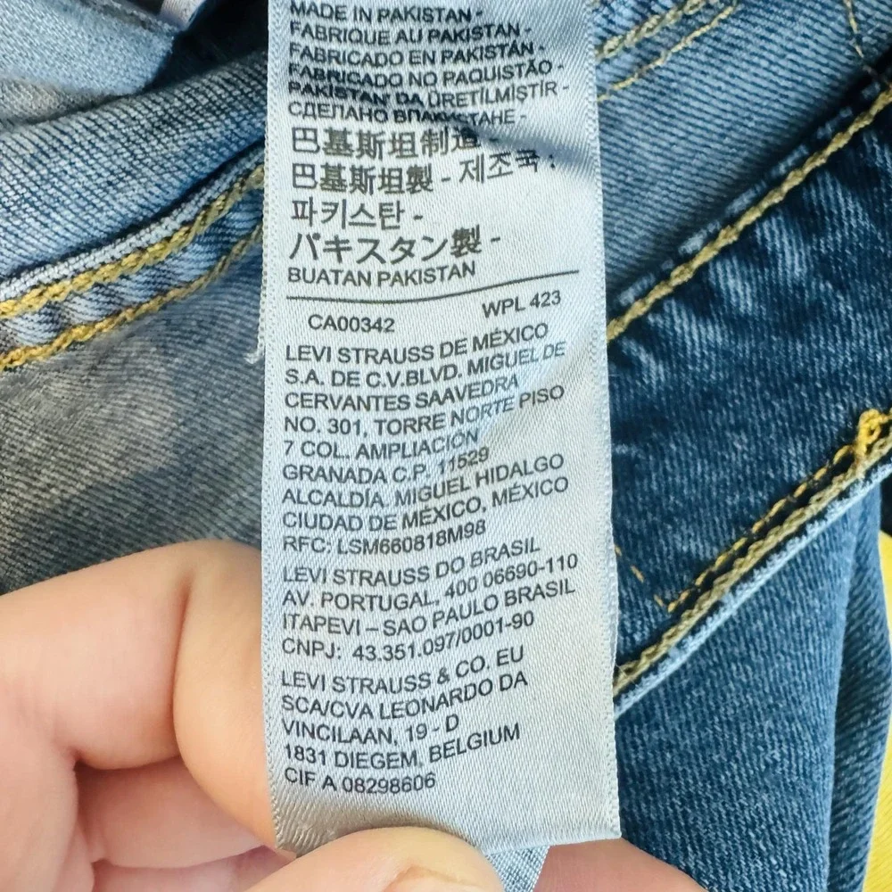 Levis seat from